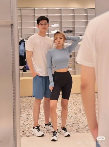 咨询图 On 昂跑 Core-T 舒适透气亲肤柔软短袖T恤 男女同款 情侣款 品牌介绍：来自北欧的运动品牌 昂跑 创立于2010年 缓震着陆 强力回弹 轻盈质感