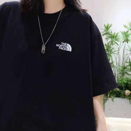上新！80 最新款The North Face Tsa Sweat Hoodie I7Aw 北面四色短袖已出货 日本限定款，帅气值爆表，手感质感一级棒！胸口加背