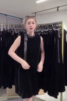 上新蝴蝶结飘带真丝丝绒连衣裙。码数S-Xxl