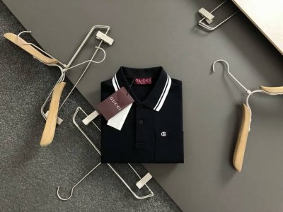 Gucc*合身版型M-Xxxl 2025春夏黑色口袋刺绣polo*精致工艺专柜面料，顶级元素融合打造，经典短袖3标齐全，潮男时尚，无论是上身舒适度还是都是无可比