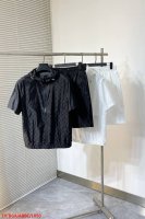 l850 Lv路易威登 2025新款套装采用客供独家进口定制面料，面料表面非常有质感显而易见，上身透气轻薄十分舒适，细节处彰显设计特色与精湛工艺，整体细节美妙绝