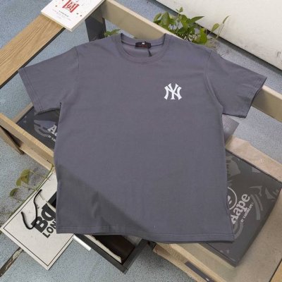 上新 款号：Tx325 2025新款Mlb洋基队Ny地球家园图案Logo字母印花休闲情侣短袖T恤，轻奢高级，上身效果，绝绝子，采用250克纯棉面料，全套定制辅料