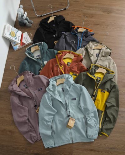 上新 品牌：patagonia 巴塔哥尼亚 尺码：S-M-L-Xl-Xxl-Xxxl 香芋紫和以太蓝尺码是S M L，其他颜色的尺码均为S-3Xl 颜色：黑色-