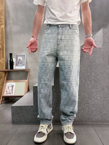 芬迪 2025新品 原单牛仔裤 原版重工打造 品牌经典Logo设计 三标齐全 原版五金辅料 专柜定制牛仔面料 完全对版专柜 欢迎专柜试穿后再购买 好货不怕比 码