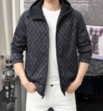 路易威登Lv 官网同款，同步发售！2025春季新款男士夹克外套，原单三标齐全高端版本！带隐藏帽，专柜定制面料 透气舒适度高，细节无可挑剔，品牌元素设计理念，体现
