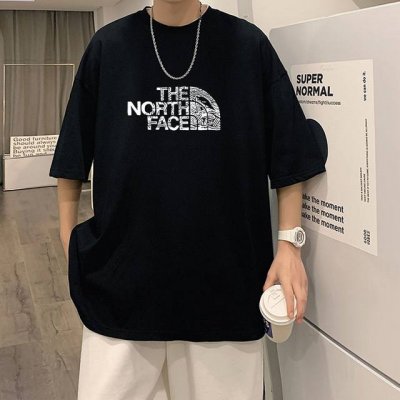 the North Face 北面雪山印花短袖T恤，男女同款，Ins小红书叫你搭配上身，夏季新品首发，版型宽松，260G高克重新疆棉，修饰脸型且舒适有型，近年来