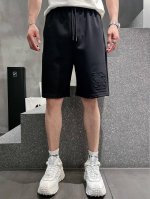 巴宝莉 2025春夏新款休闲短裤！官网同步发售。定制品牌经典Logo，定制面料，舒适度极好，手触感强烈。辨识度极高，完美品相工艺。 尺码：M-3Xl