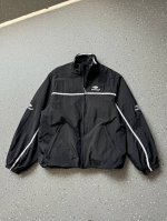 款号308 Balenciaga 巴黎世家 24Ss 3B明星走秀款拼接冲锋衣外套 官网同步 面料采用塔丝隆冲锋衣面料原版一致 加三防涂层工艺 防水必备 内里高
