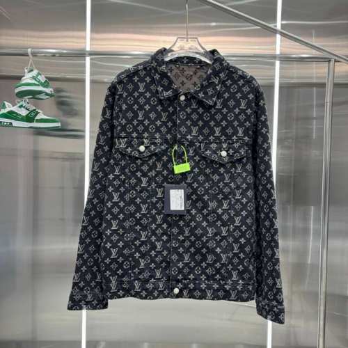 lv、新款满印提花牛仔翻领外套定制定染老花图案提花牛仔面料 重工水洗 上身柔软舒适 大厂做工 袖口 门襟走线工整 定制扭曲金属纽扣 配套全套辅料 品牌老花Log