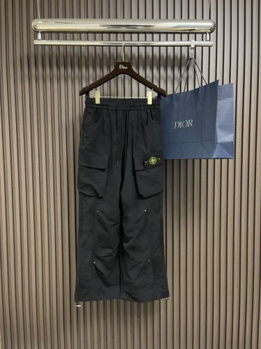 Stone Island 石头岛户外美式工装裤，多口袋设计，简约大方日常通勤首选，辨识度更高，宽松廓型，男女都可驾驭，重度洗水， 质感非常好，棉感十足，实物质感