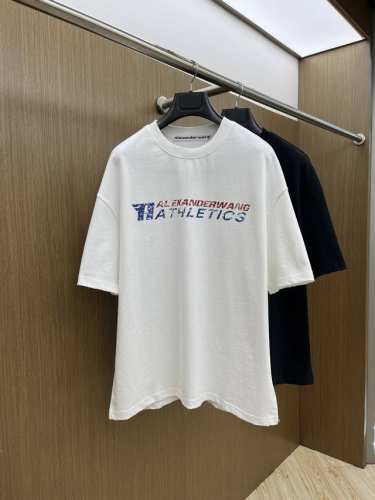 aw Ss夏装新品 专柜在售 最新系列图案Logo短袖T恤 必须人手一件的节奏！ 进口顶极精梳棉面料，极为亲肤舒适 摸上去非常的细腻，质感很好，完美体现立体感