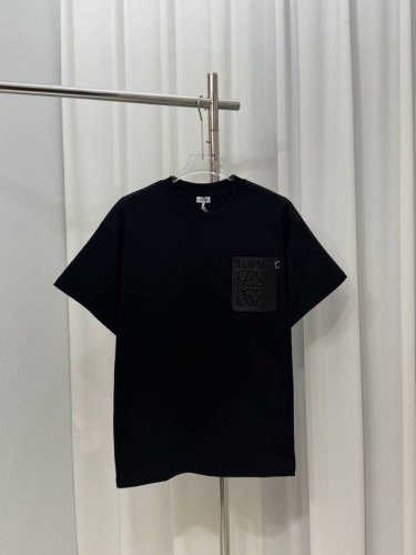 loewe罗意威金属拼皮口袋大Logo经典识标印花短袖T恤男女同款 原版面料 官方同款 定制310克同缸染面料 手感非常舒服 春夏最新砖柜同步 时尚又个性 超级