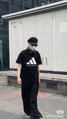 官网同步更新高版本高品质！版型很大！！还原专柜1:1 Adidas 阿迪达斯 Basketball 硅胶Logo大版型 情侣款短袖T恤 Oversize大版型，