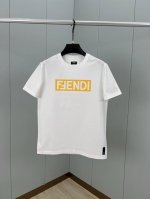 Fendi 25春夏新品立体黄色植绒字母标识短袖T恤，定制80支双股丝光棉面料；黑色 白色 S～Xxxl