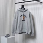p190 Bape猿人头Logo印花帽衫 高端不简单！内里不平凡！马甲外套皆可搭配，胸前采用标识Logo印花结合猿人头的设计，加上高克重面料，手感柔软，上身亲肤