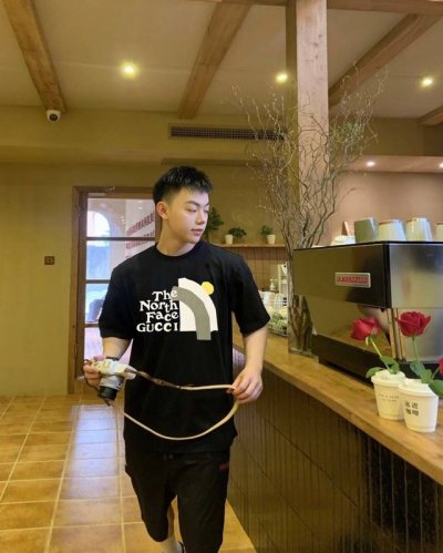 Guccixthe North Face 23Ss 涂鸦短袖T恤 高品质出货！ 原版面料 官方同款！ 叠穿打底就很有博主范儿了 低调有品位 原版面料 240G高