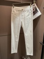 范思哲 2025春夏新款！高端订制修身商务直筒牛仔裤 原版五金辅料 日常商务休闲都完全适用的款，上身效果超正，立体修身提臀，腿部线条完全得到彰显，含天丝特殊棉面