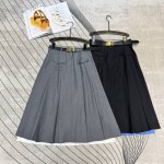 miumiu 2025夏装新款半身裙，压褶1字摆版型搭配皮带收腰显瘦，下边拼接撞色面料时髦洋气，2色Sml，