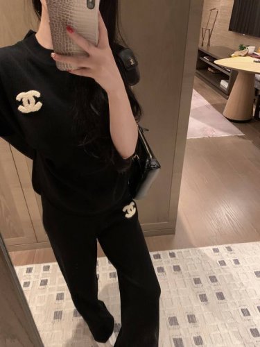 上新 小香 小香风针织套装 毛巾绣Logo设计 颜色 黑色 码数 Sml见尾图