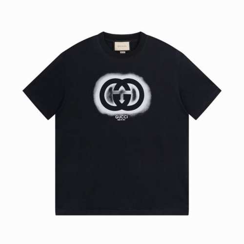 采用330克重工面料 Gucci 古驰 双G渐变印花 采用立体双G图标短袖 颜色.黑色、白色 尺码.Xs.S.M.L