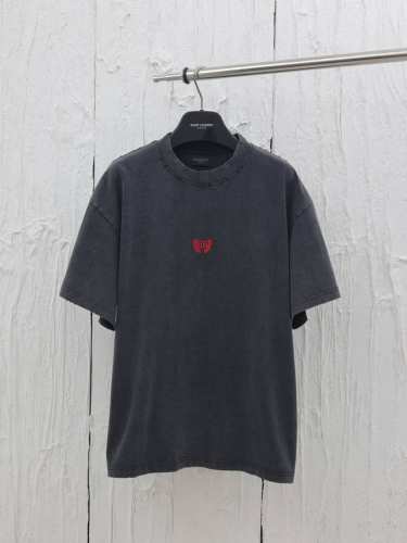 Balenciaga* 巴黎25Ss双B麦穗刺绣水洗做旧短袖 面料采用260G巴黎专用双纱*高克重1比1双纱罗纹 前幅采用进口田岛绣花机刺绣工艺+成衣水洗炒雪花