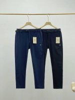 kolon Sport可隆春夏男士长裤吸湿速干抗菌户外运动休闲裤！ 大身采用轻盈面料，更适合春夏季节户外穿着。带暗扣的隐藏式门襟设计，以及插袋口的压胶工艺，呈现