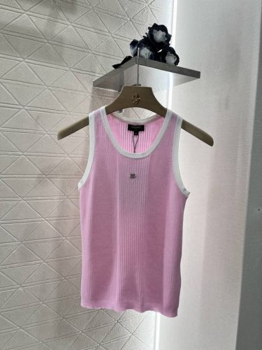 chane*2025新品上架 修身针织背心 定制Yb羊毛纱线织造 弹力舒适 透气好穿 圆领针织背心剪裁 美化头肩比例更显瘦 撞色包边分别从领口袖口露出 胸前双C