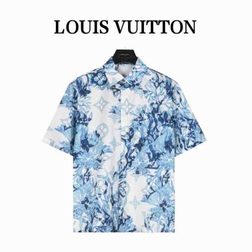 louisvuitton 路易威登 珊瑚海藻短衬 采用真丝面料，亲肤的同时衣服更也更显质感。这款清新的短袖衬衫采用本系列的Monogram Aquagarden