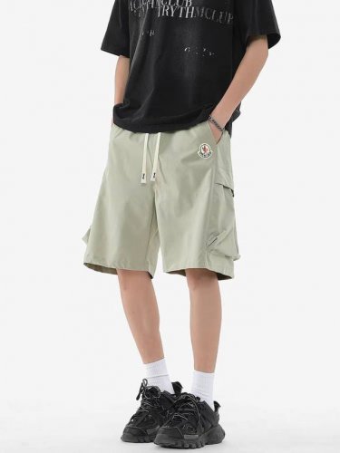 moncler 蒙口夏季抽绳松紧工装复古宽松情侣百搭阔腿五分裤 Odm 公司货渠道25 夏季新品 很有设计感的一款机能风工装短裤 定织的高密耐磨四面弹力面料 一