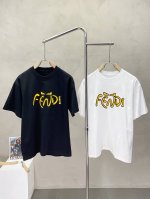 fendi芬迪独家专供新款男士休闲短袖 高端定制 高端版本 时尚百搭爆款进口面料 手感超柔软细腻 穿着亲肤舒适 高端精品 代工厂P精细做工 上身非常赞 男士必备