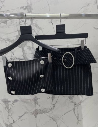 经典羊毛竖条钻扣装饰抹胸上衣 高级百搭时装 高端品质 码数Sml 抹胸 半裙