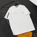louis Vuitton路易威登 25款高版本 面料采用300克高密度纯棉 不变形 不缩水 三标齐全 男女同款 工艺： 刺绣.印花 颜色：白色 黑色