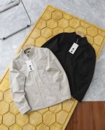 lululemon 露露立领夹克 这款是决对的经典之作！“芯吸功能性”面料！ 特殊的强韧亲水性再生纤维与复杂的结构！ 面料： 聚酯纤维外层是竖向的提花肌理，内层