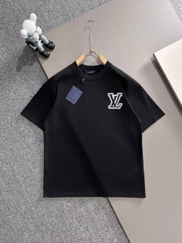 Louis Vuitton* 2025春夏款上新 原高版本 驴家Lv 面料采用270克高密度纯棉 不变形 不缩水 工艺介绍 走秀款 个性Logo前后采用万针百灵