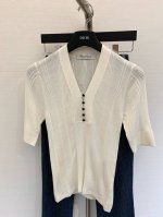 maxmara 2025 夏季新品 修身V领针织衫，Yb定制真丝羊毛面料，透气丝薄，简约即高级 颜色：黑色 白色 码数：Sml