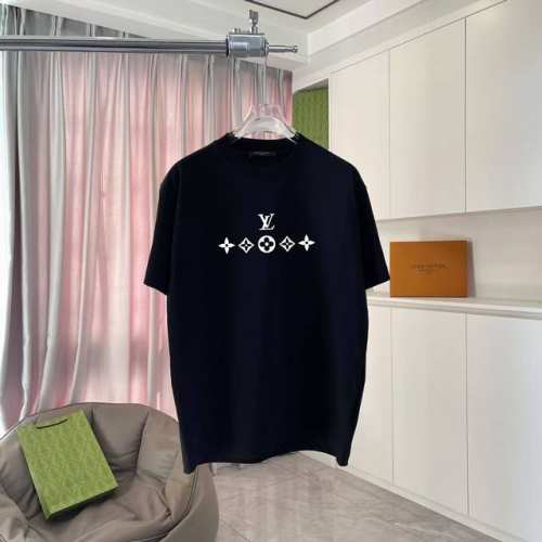 p100 1V*路易威登2025夏季新款 个性字母Logo印花 定制面料300G 短袖T恤 男女同款 尺码：S M L Xl Xxl 五个码 颜色：黑色 白色