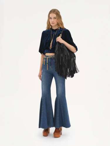 新款 ！最新Chloe 25New 喇叭腿牛仔裤。尺码：Sml。 。
