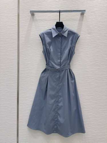 Brunello Cucinel*Li 2025Ss新款背心裙 高级感满满 定制面料 剪裁上身版型贴合度极佳 不旦颜色美，质感也敲好！复古又时尚 经典大气 各种