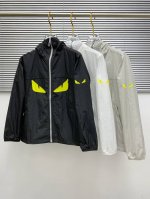 新品 芬迪渠道精品.2025Ss春夏新款运动服夹克防晒服外套！防晒衣经典之余增添了与时俱进的时尚感,型男靓女的最佳选择.新型轻量绢丝纤维尼龙面料,轻盈透气,绗缝