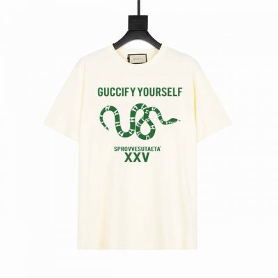 上新款号：G740 Gucci 古驰 蛇年限定印花圆领T恤 贺岁蛇之形字母短袖Gucci经典Logo，寓意新年新气象，前程似锦，让我们一起迎接新春，舞动新年的财