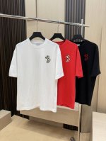 #Momo 放货价230 balenciaga 2025夏季最新品，专柜同步有售，原单狠货，时尚休闲圆领短袖T恤，采用进口原版面料，舒适透气，顶级印花工艺字母图