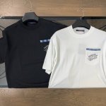 lv 路易威登 2025春夏新款口袋Logo字母短袖T恤 胸前口袋刺绣Logo设计 前后呼应 极简主义用到极致 取用280高克重水洗纯棉面料 不变形不拉胯 最高