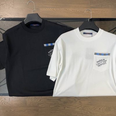 lv 路易威登 2025春夏新款口袋Logo字母短袖T恤 胸前口袋刺绣Logo设计 前后呼应 极简主义用到极致 取用280高克重水洗纯棉面料 不变形不拉胯 最高