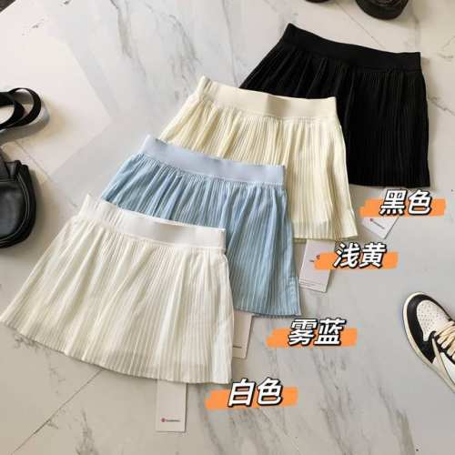 lululemon Varsity 女士风琴褶高腰网球裙速干芯吸丨 面料: %锦纶 高支高密运动裸感面料穿着轻薄不透肉 经典圆领修饰脸型简约百搭可外穿 弹力修身