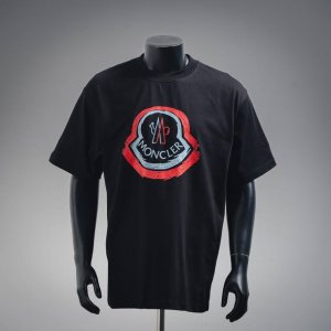 moncler 蒙口2025Ss手绘大Logo印花短袖T恤 定制云舒绒棉平纹柔软细腻舒适贴肤标志性Moncler标识点缀于胸前 仿佛艺术家的灵魂印记辨识度拉满低