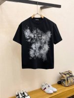 ss巴黎世家纯棉最新面料经典标识图案Logo时尚简约潮流短袖，最顶级的品质专柜原单短袖，顶级制作工艺进口面料，专柜款独特设计，采用进口高端订制面料。官网在售！面