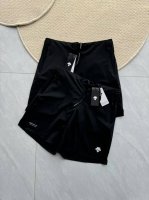 Descent迪桑特专柜新款 男款高尔夫Golf Running系列梭织拼接速干短裤！3D立体压胶反光Logo，口袋有拉链设计，安全的保管重要物品，实用好穿！腰