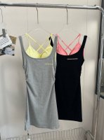 价格p： 品名：Ch 克罗* 辣妹纯欲修身背心裙两件套 尺码：S.M.L 颜色：黑色 灰色 这款辣妹玩家 ，克罗心年度最爱，真的让人一眼就爱上了！它的甜美和辣妹