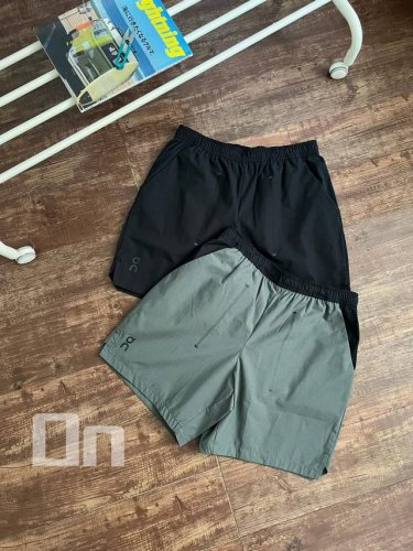 颜色：黑色，灰色 尺码：M到Xl On昂跑Aii-Day Shorts Movement男款运动速干拼接廓形短裤！ 线上700+ 小昂家主打跑步鞋，相关New Arrivals装备