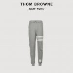 Thom Browne 汤姆布朗 24Fw 四杠条纹色织运动长裤 白灰 定织定染480G毛圈布，采用60支天然全棉精梳纱针织而成，内里32Jc平纹+8Jc毛圈，